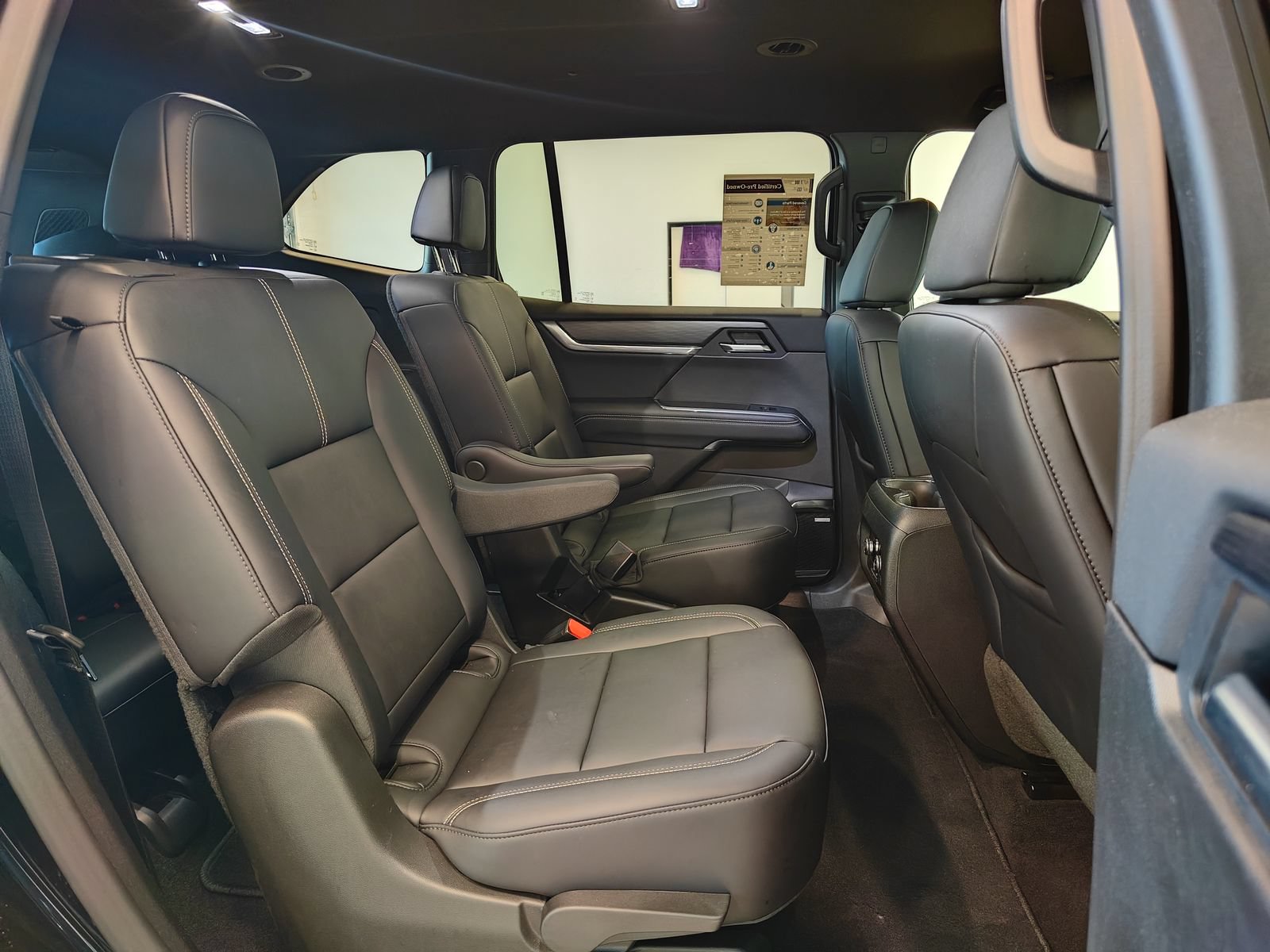 Used 2026 GMC Acadia Elevation w/ Elevation Premium Package AWD/4WD image 17