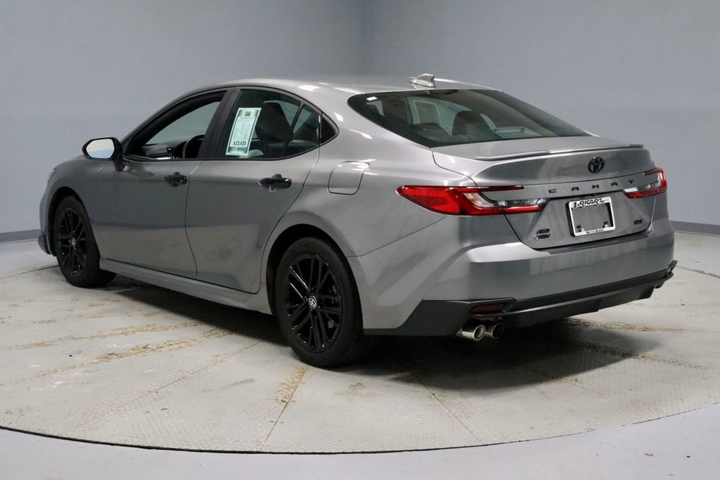 Used 2025 Toyota Camry SE image 8