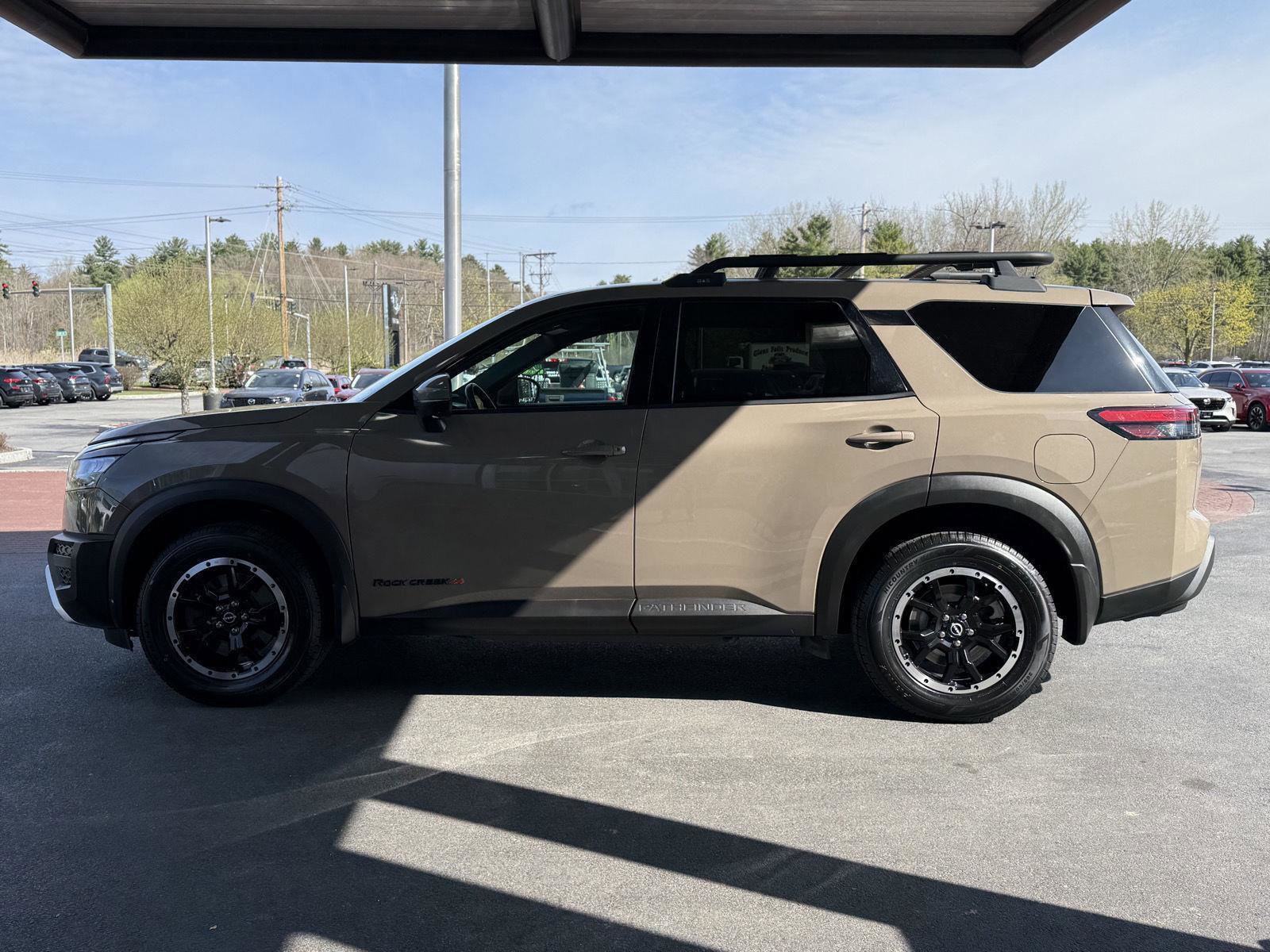Used 2023 Nissan Pathfinder Rock Creek AWD/4WD image 8