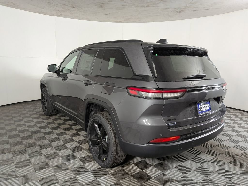 New 2025 Jeep Grand Cherokee Limited w/ Luxury Tech Group II image 4