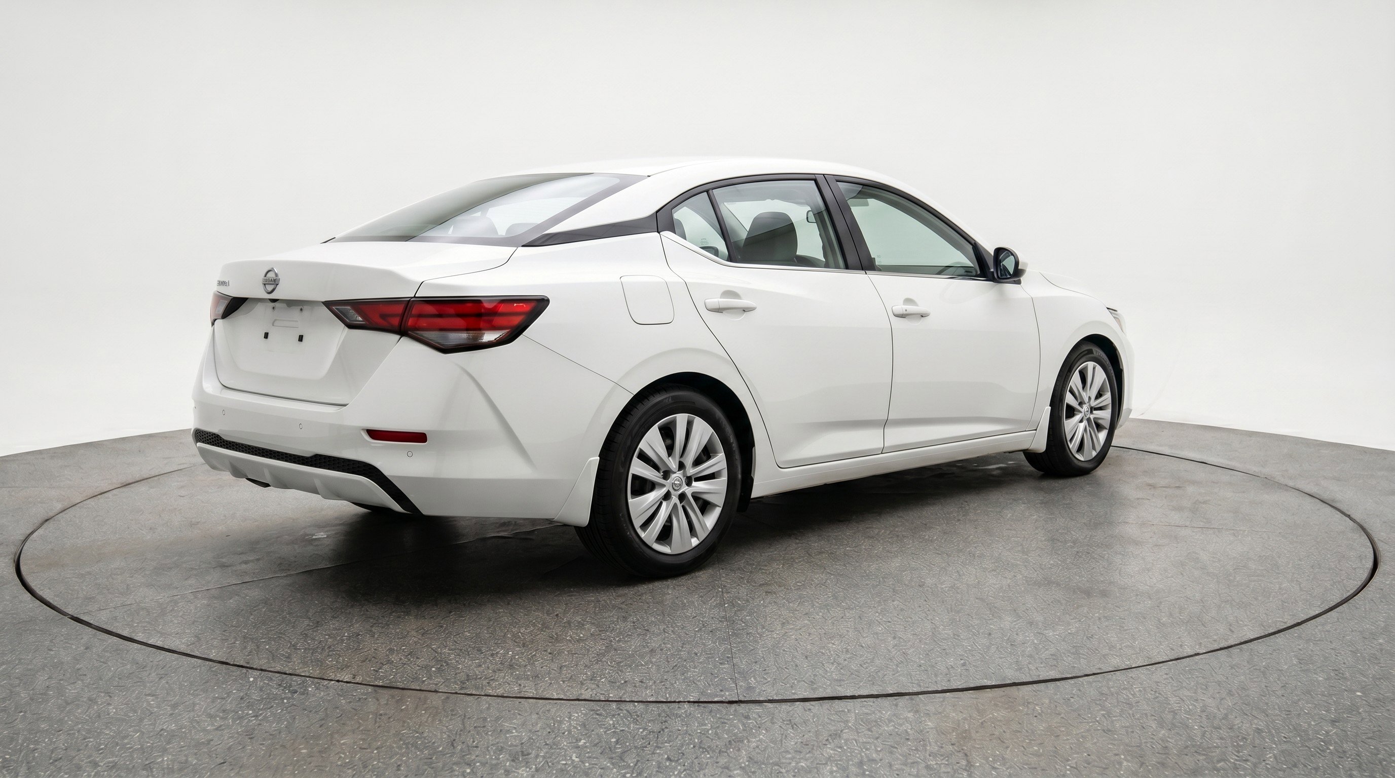 Used 2025 Nissan Sentra S FWD image 9