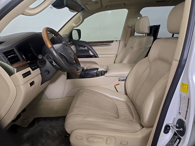 Used 2016 Lexus LX 570 4WD w/ Luxury Package image 16