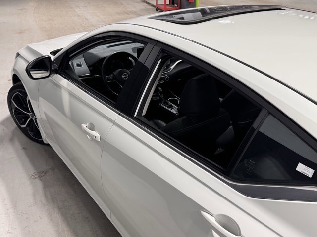 Used 2023 Nissan Altima 2.5 SR w/ SR Premium Package image 19
