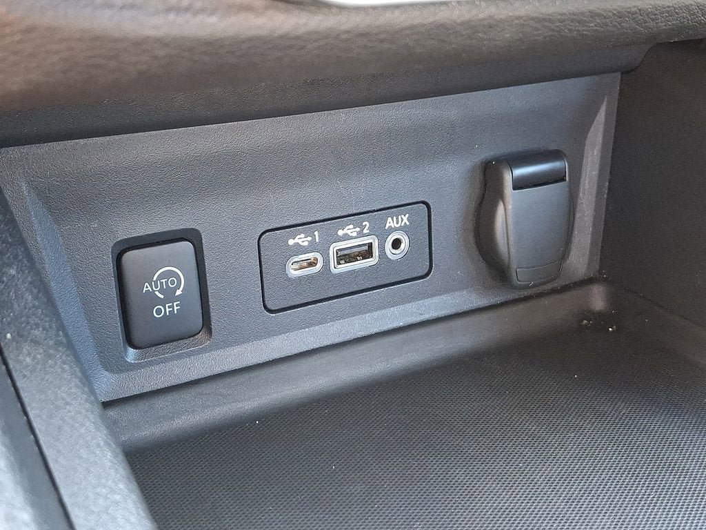 Used 2024 Nissan Sentra SV FWD image 25