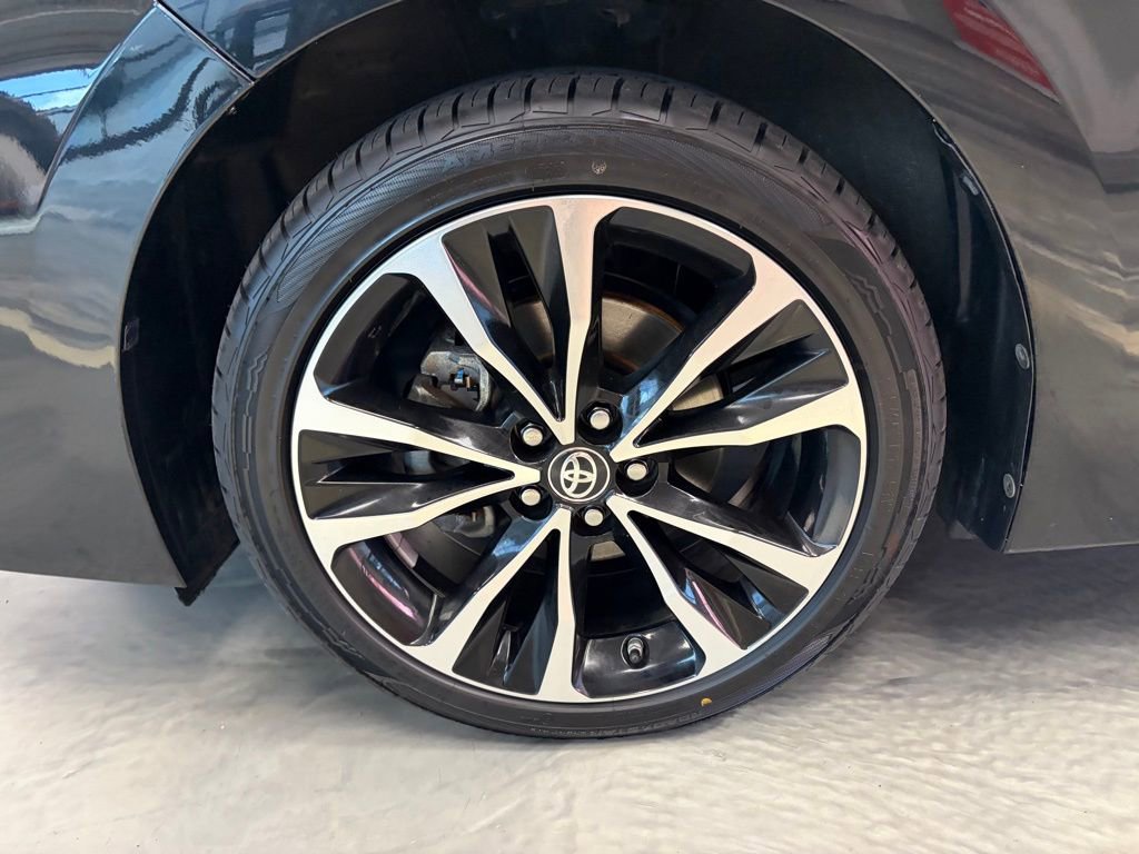 Used 2017 Toyota Corolla SE FWD image 19