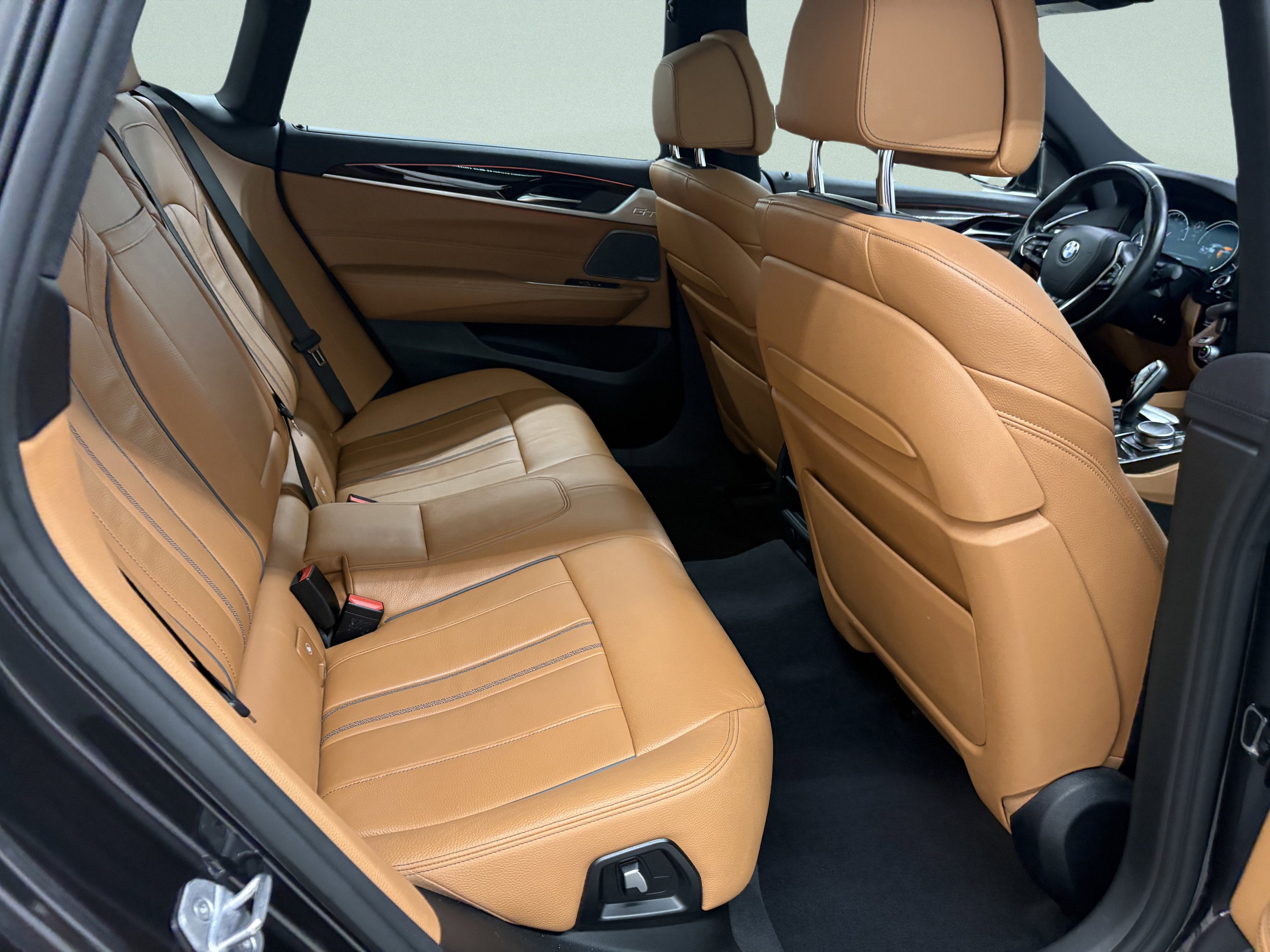 Used 2018 BMW 640i Gran Turismo xDrive image 26