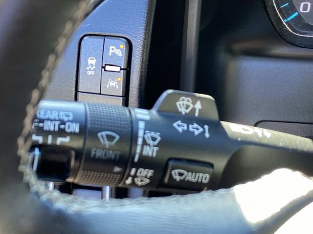 Used 2018 Chevrolet Tahoe LT AWD/4WD image 16