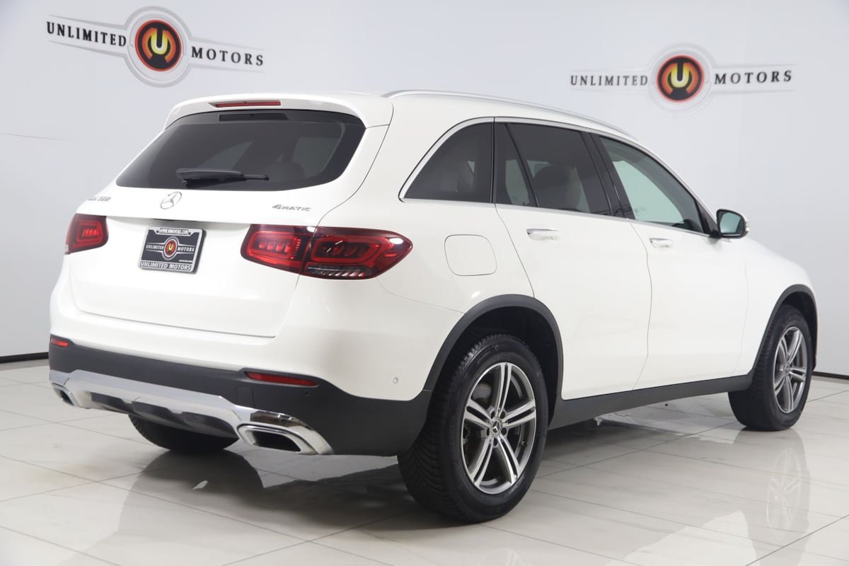 Used 2021 Mercedes-Benz GLC 300 4MATIC image 3