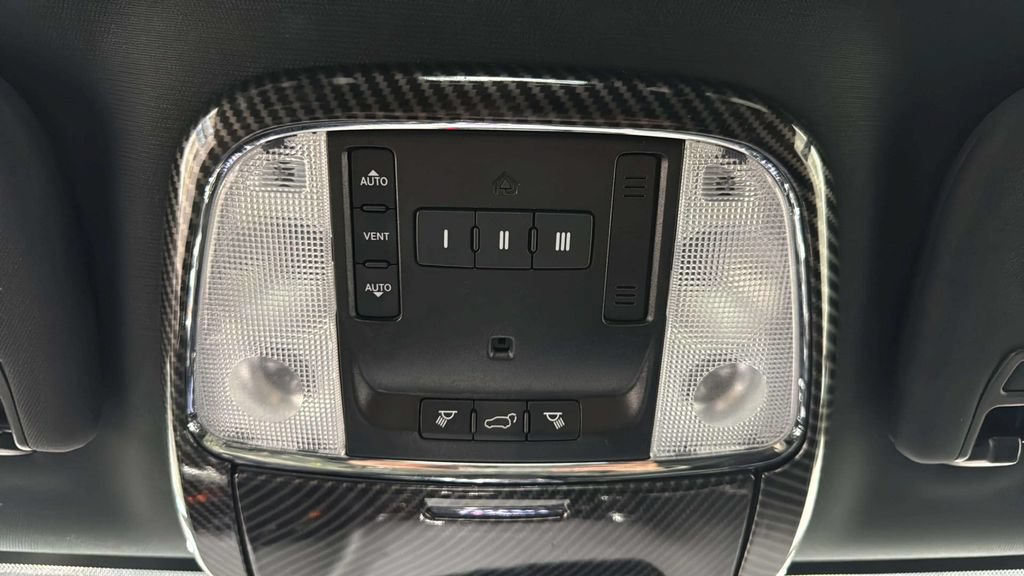 Used 2021 Jeep Grand Cherokee Altitude AWD/4WD image 30