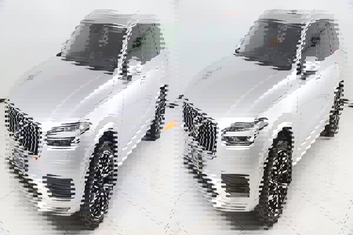 Used 2022 Volvo XC90 T6 Momentum w/ Climate Package image 24