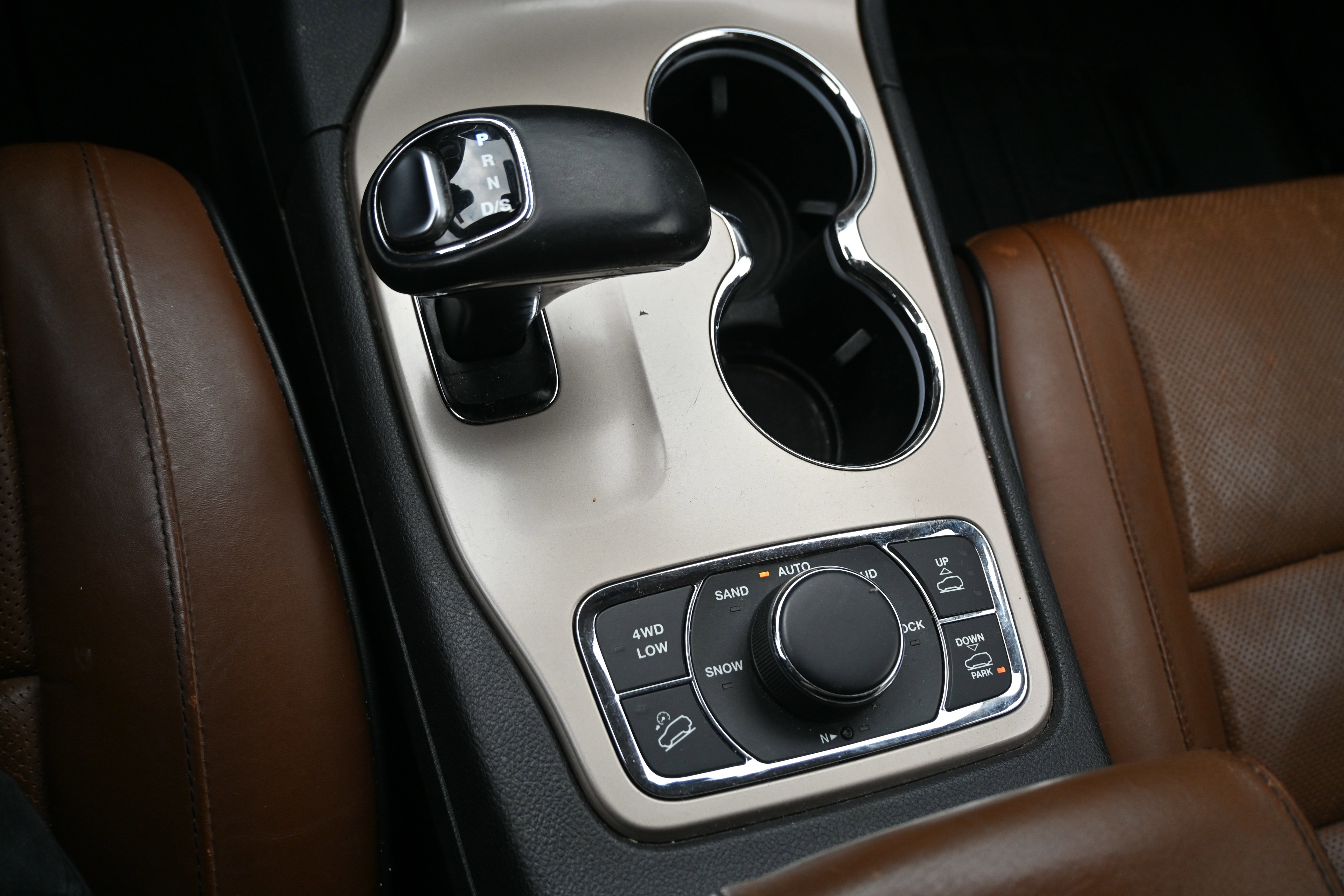 Used 2015 Jeep Grand Cherokee Summit image 20