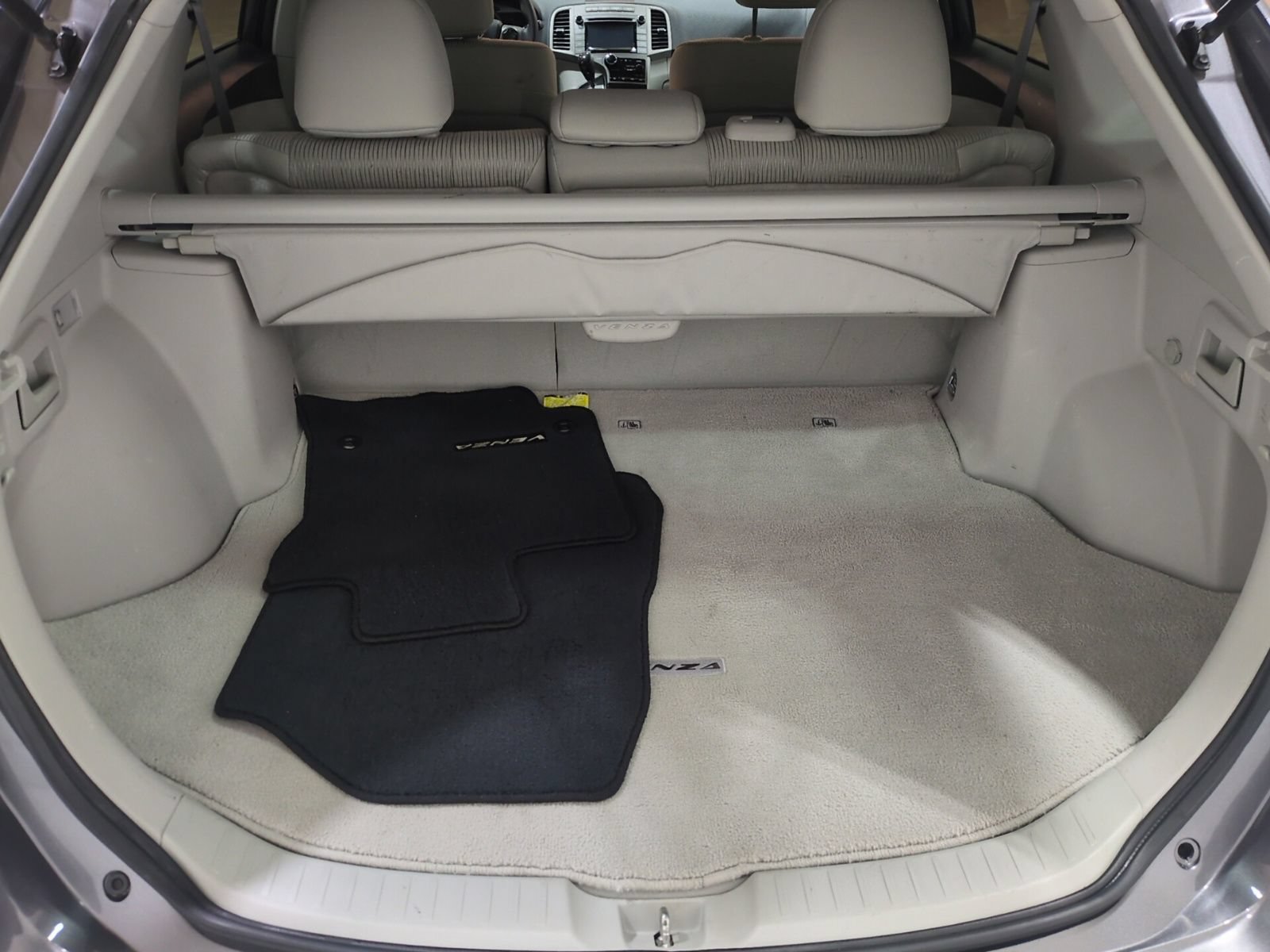 Used 2015 Toyota Venza LE FWD image 12