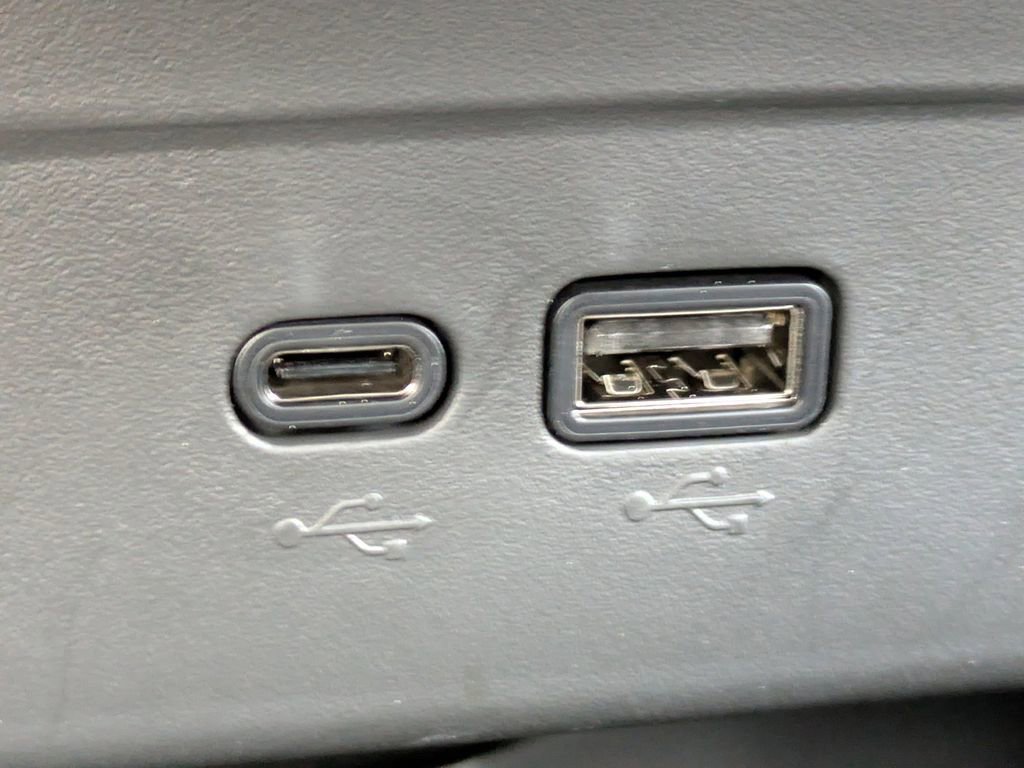 Used 2025 Chevrolet Trax LS w/ LS Convenience Package image 23