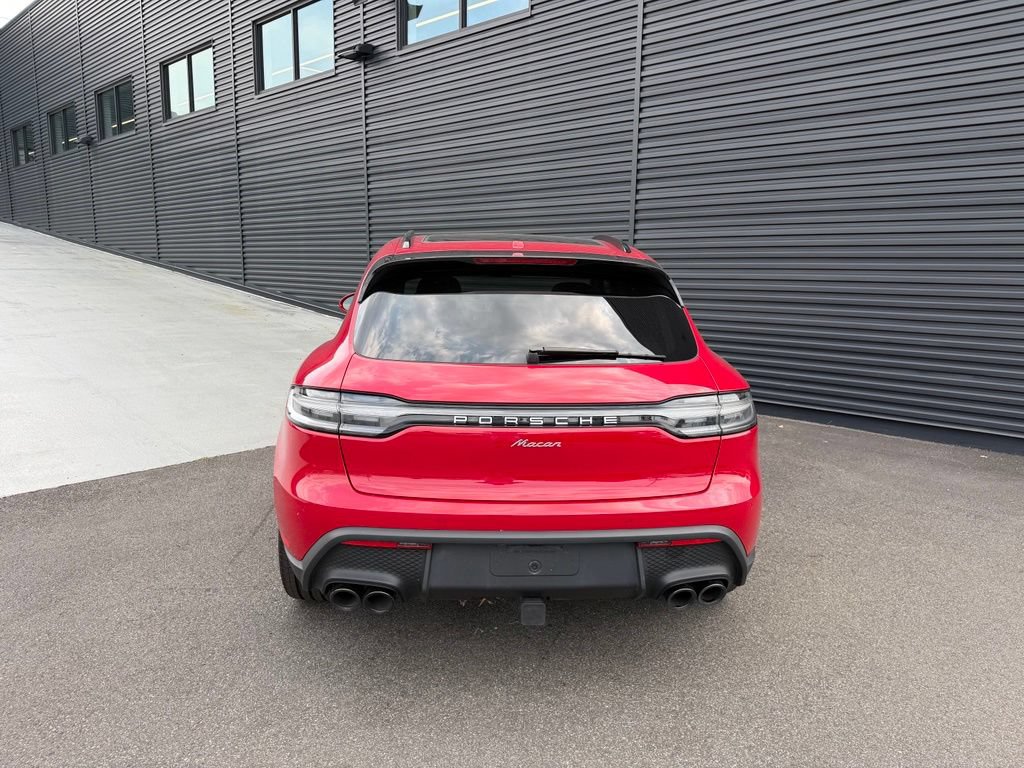 Used 2025 Porsche Macan AWD/4WD image 4