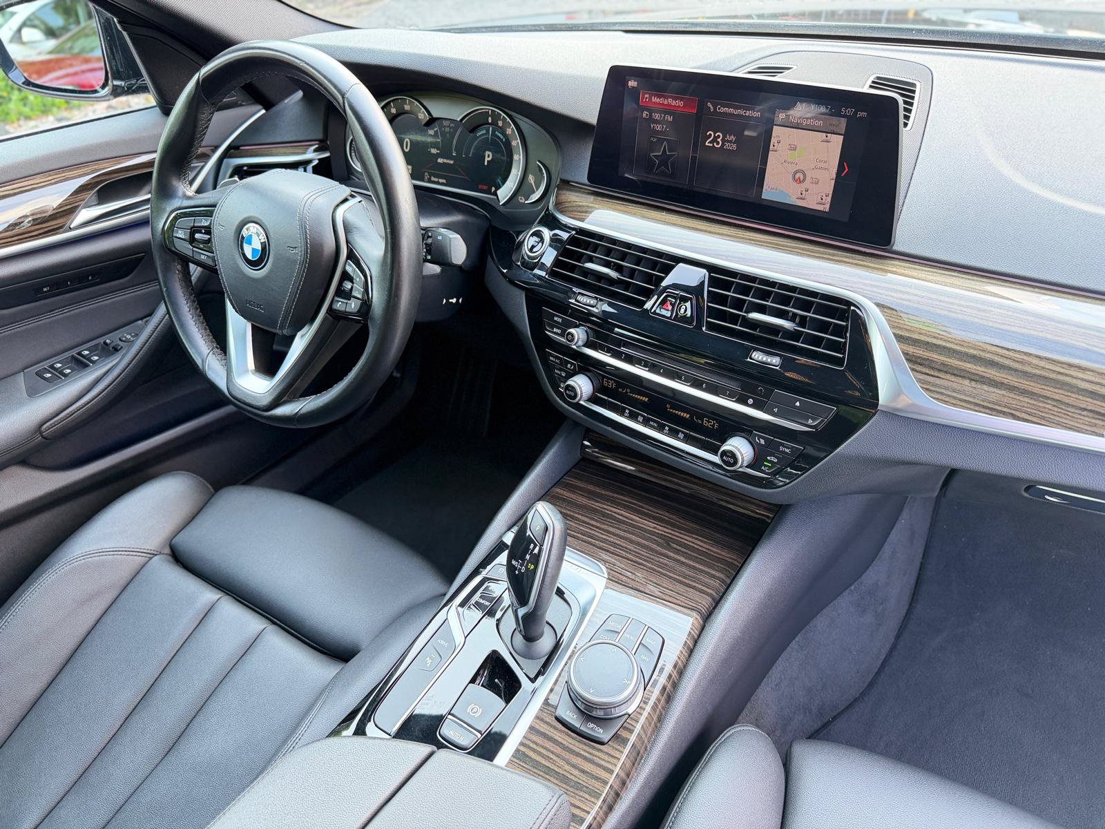 Used 2019 BMW 530e RWD image 38