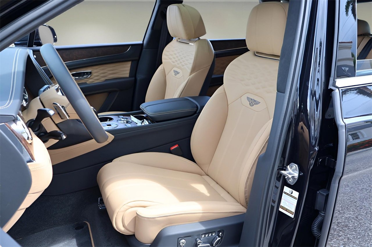 New 2025 Bentley Bentayga image 14