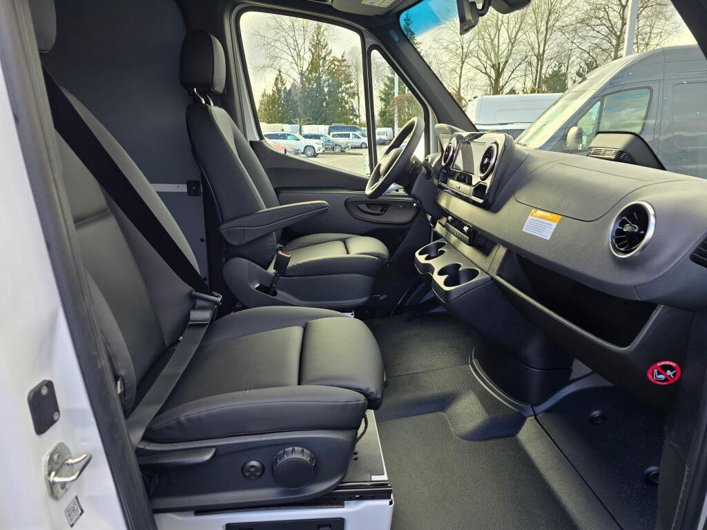 New 2025 Mercedes-Benz Sprinter 2500 image 11