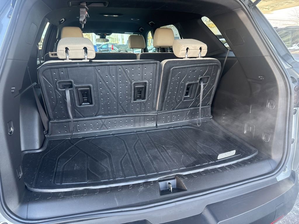 Used 2023 Chevrolet Traverse LS w/ Safety Package image 17