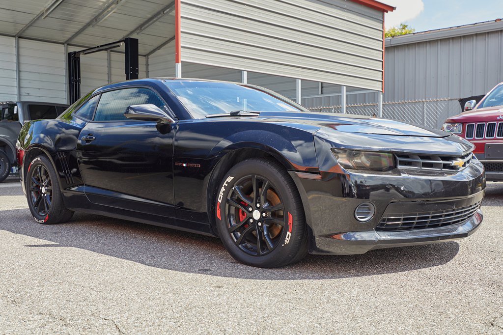 Used 2015 Chevrolet Camaro LS RWD image 3