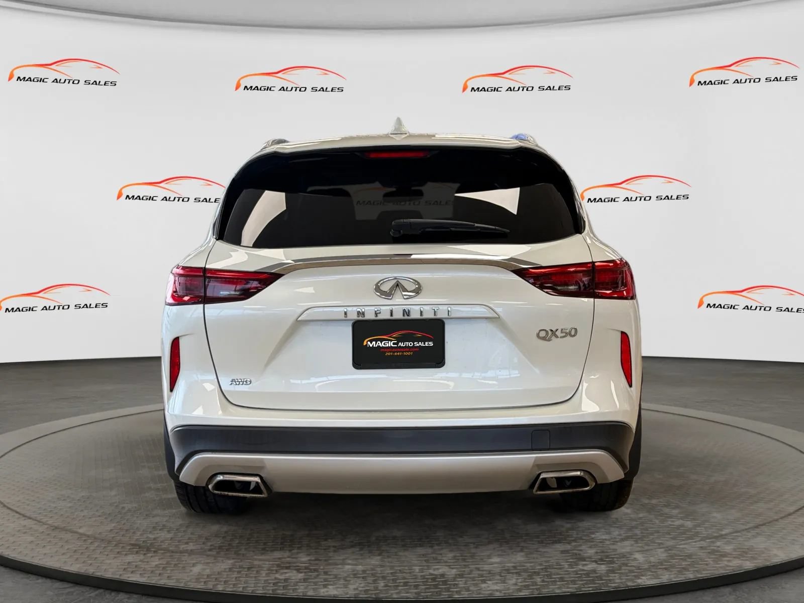Used 2019 INFINITI QX50 Luxe w/ Navigation Package AWD/4WD image 9