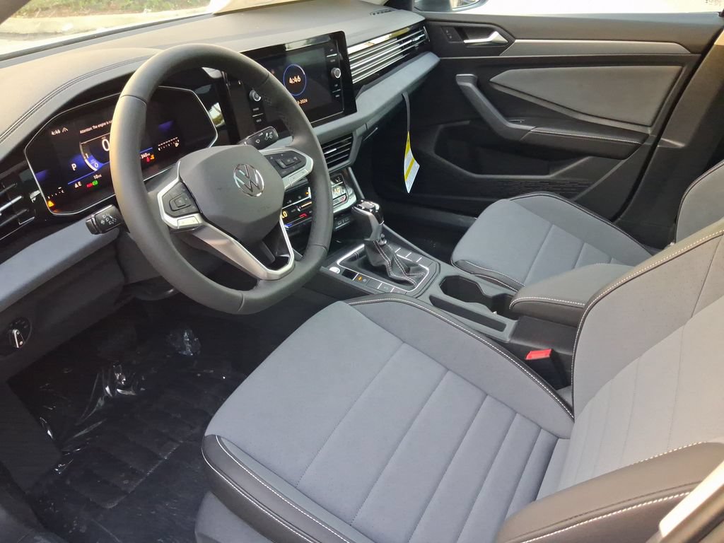 New 2026 Volkswagen Jetta SE FWD image 7