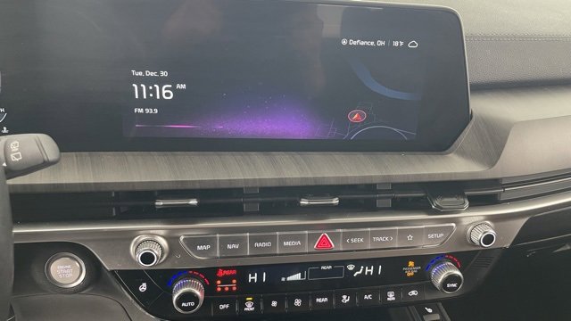 Used 2023 Kia Telluride EX w/ EX Captain's Chair Package image 39