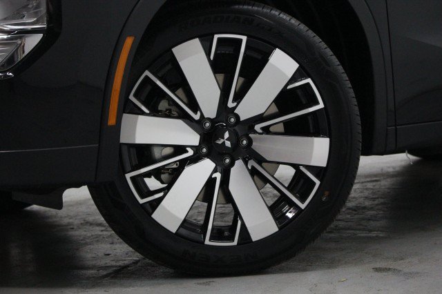New 2026 Mitsubishi Outlander SE FWD image 3