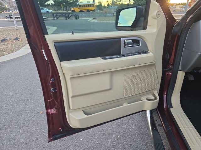 Used 2016 Ford Expedition XLT w/ Equipment Group 202A image 11