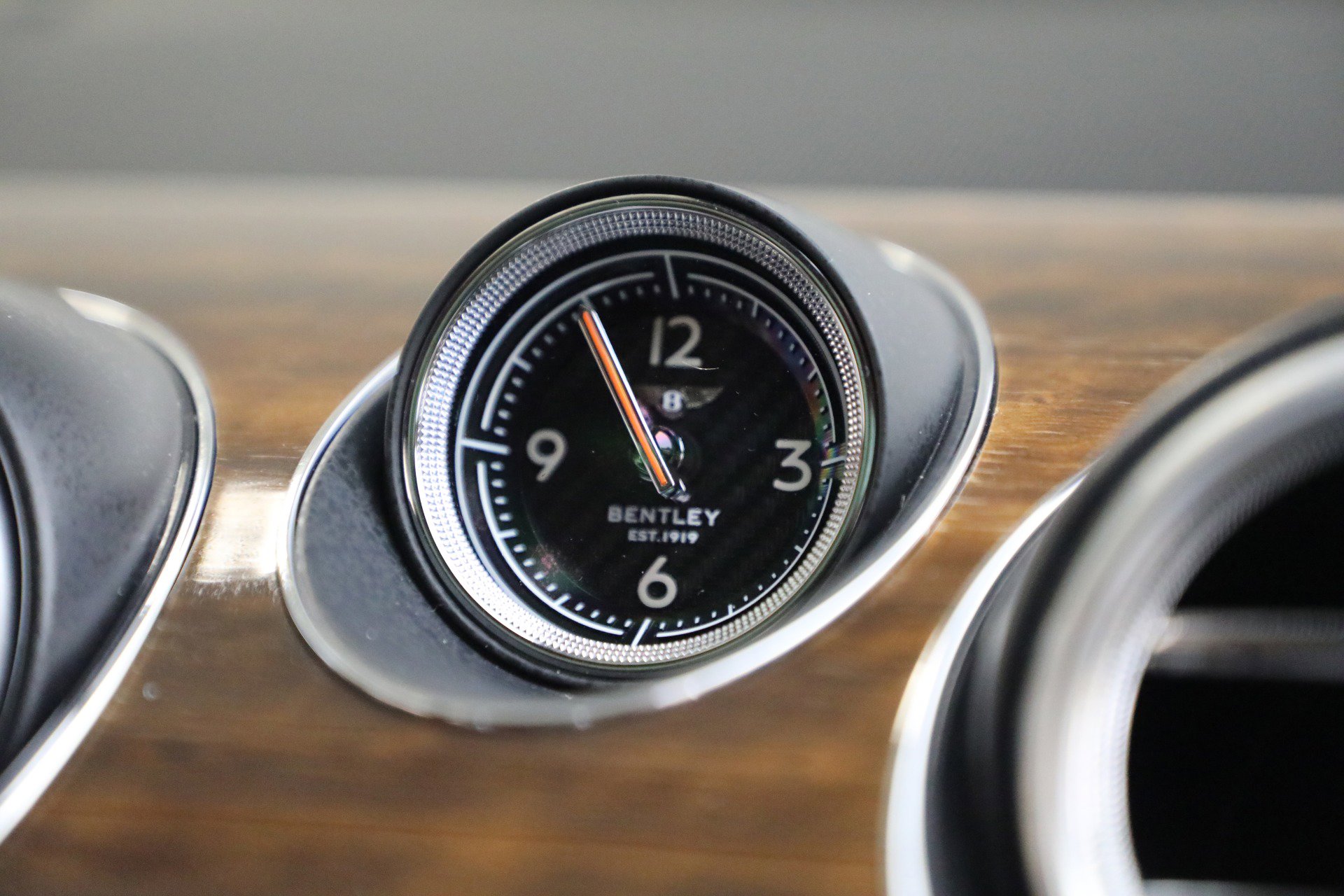 Certified 2018 Bentley Bentayga Onyx Edition image 23