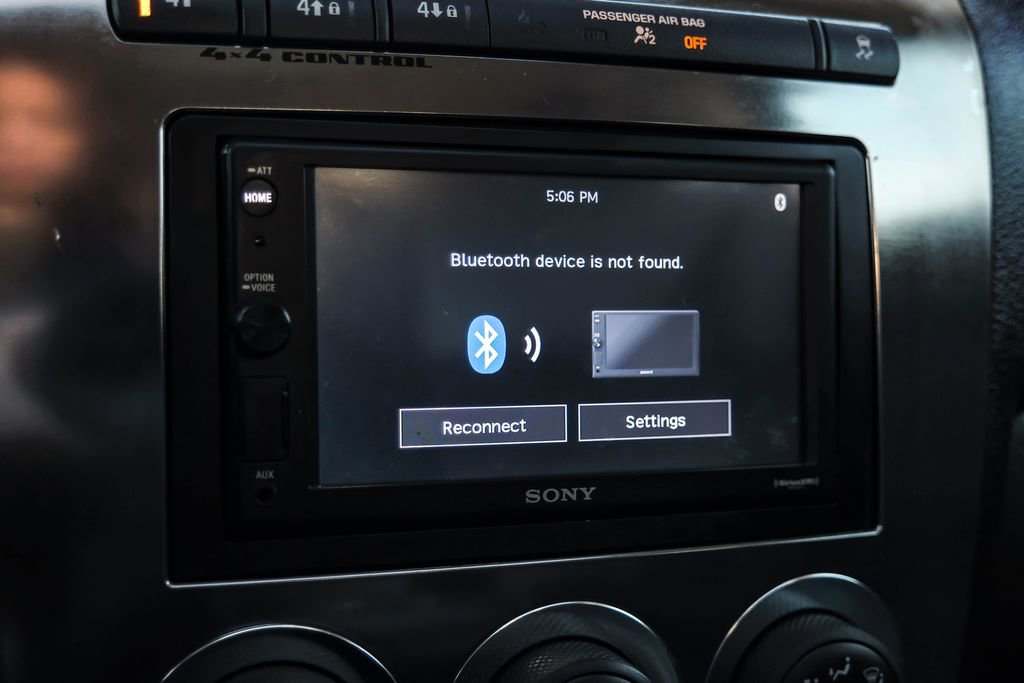 Used 2010 HUMMER H3 Luxury w/ Appearance Package image 30