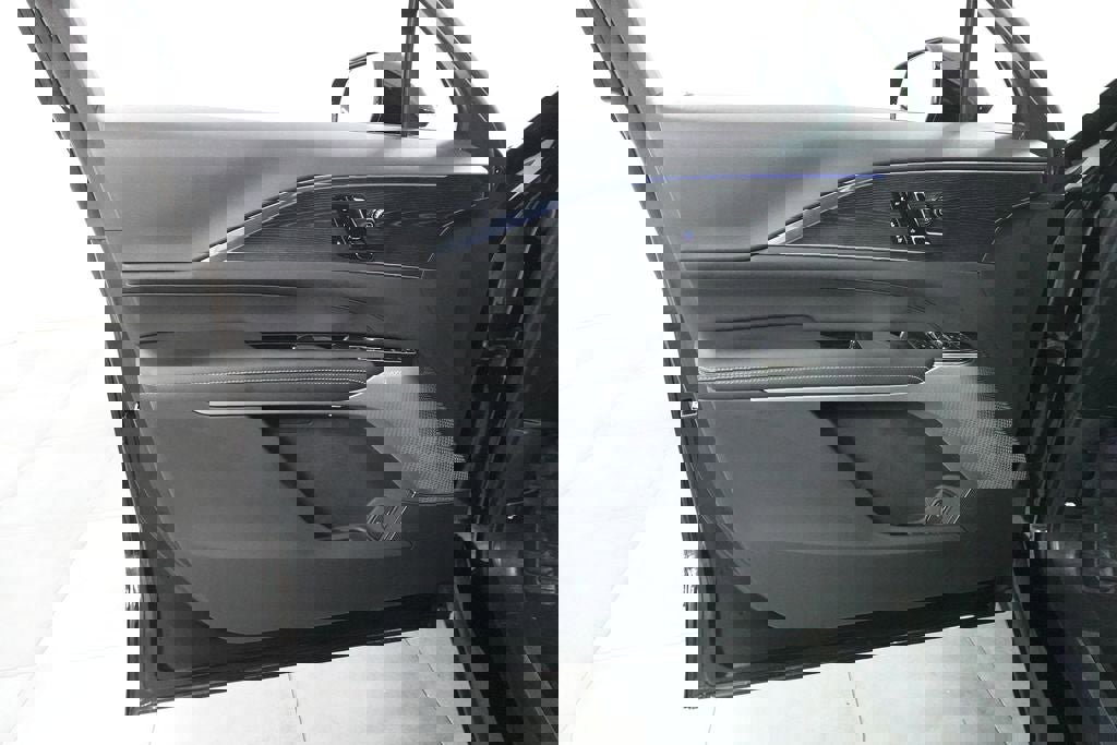 Used 2024 Cadillac Lyriq Luxury AWD/4WD image 22