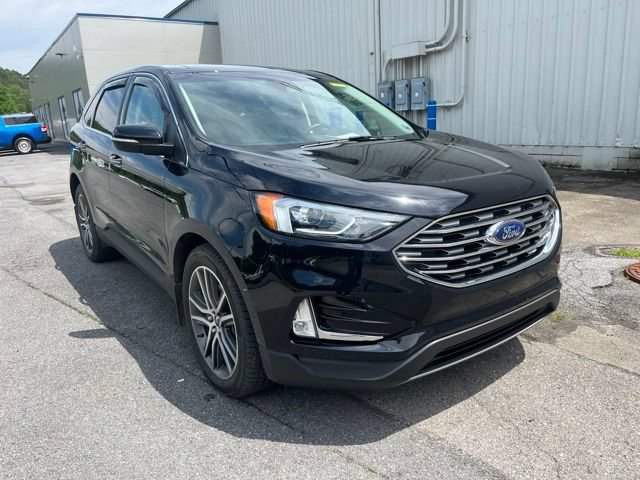 Used 2019 Ford Edge Titanium w/ Cold Weather Package AWD/4WD video 3