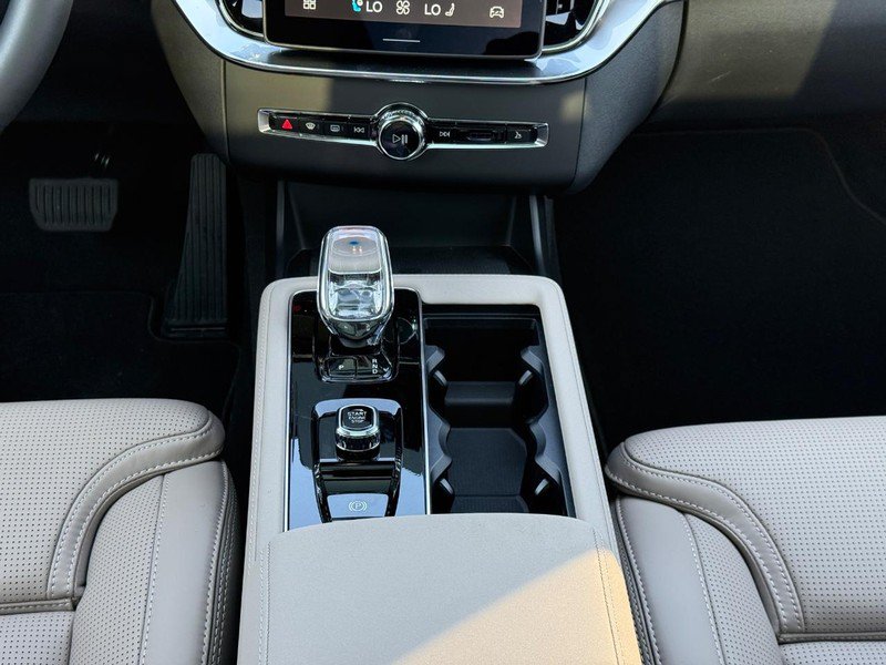 New 2026 Volvo XC90 T8 Ultra w/ Lounge Package AWD/4WD image 11