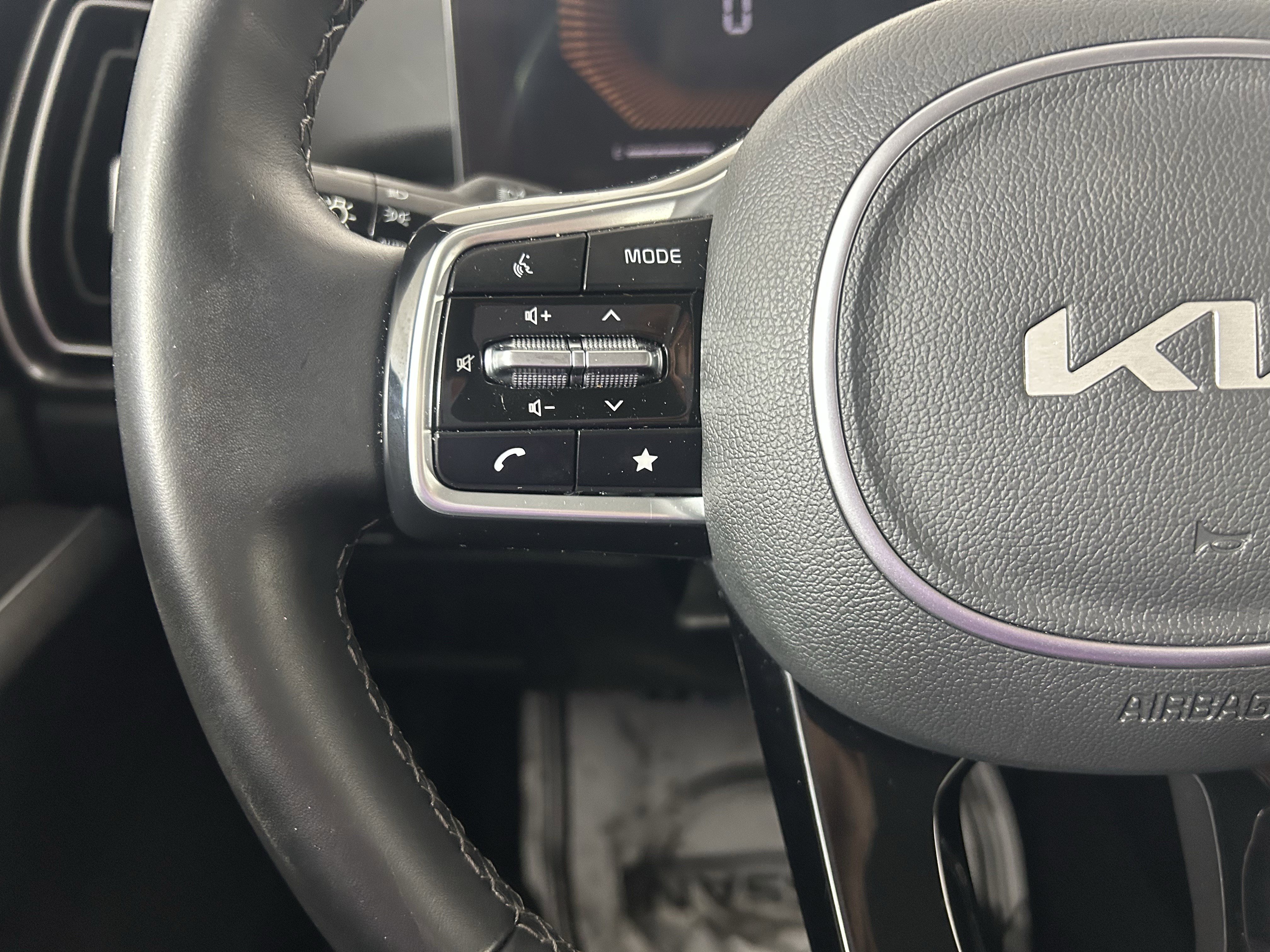 Used 2025 Kia Sorento S image 15