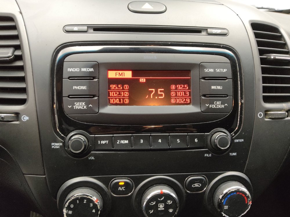 Used 2017 Kia Forte LX image 25