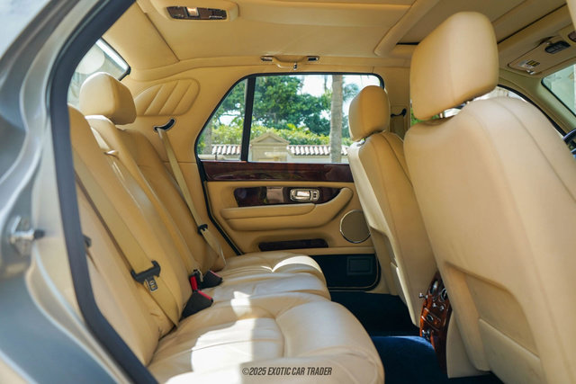 Used 2003 Bentley Arnage R image 56