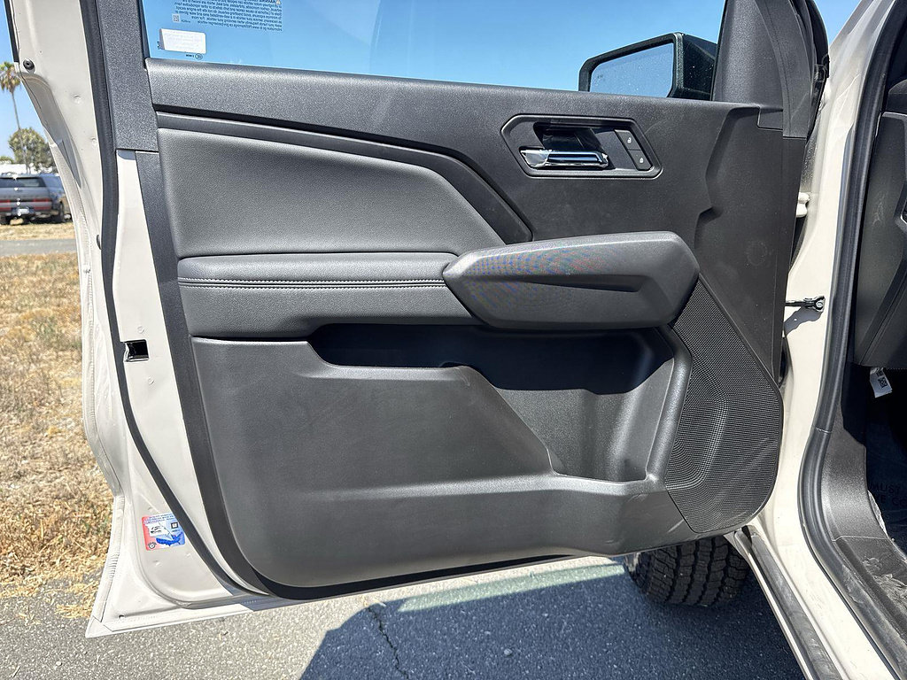 New 2026 GMC Canyon Elevation w/ LPO, Black Badging Package RWD image 17