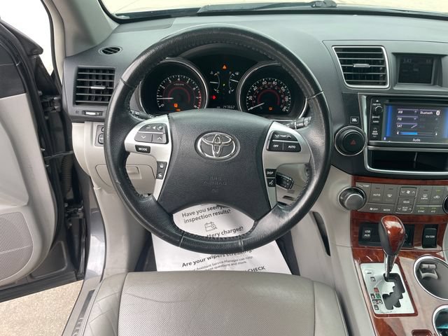 Used 2013 Toyota Highlander Limited FWD image 23