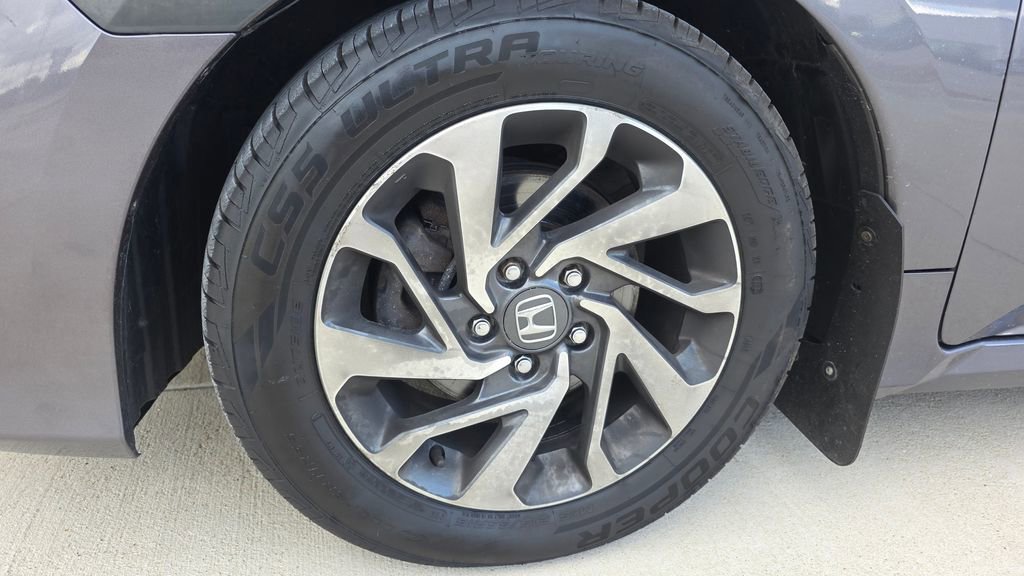 Used 2018 Honda Civic EX image 10
