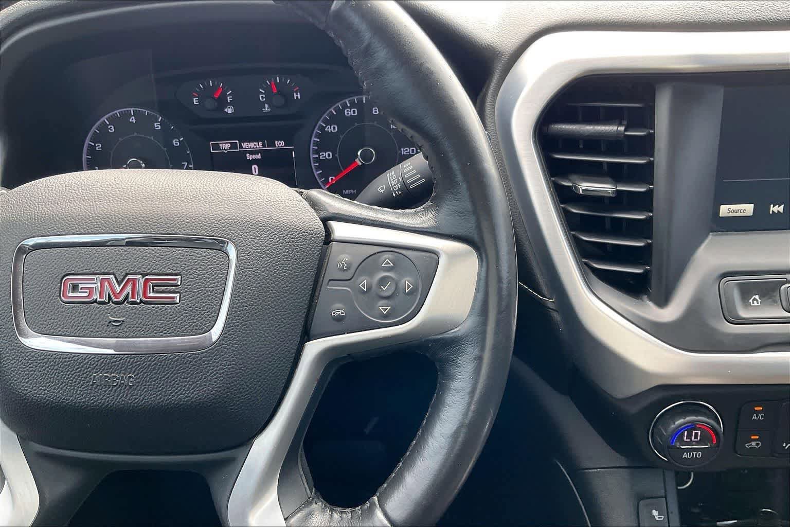 Used 2018 GMC Acadia SLE FWD image 24