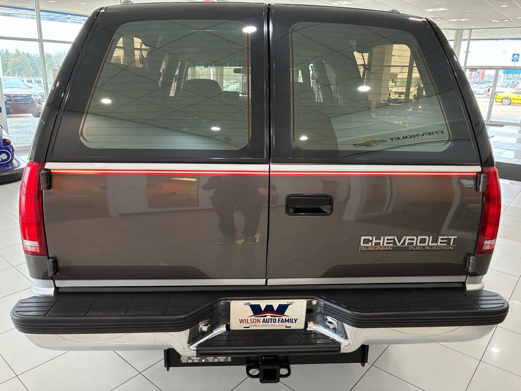 Used 1993 Chevrolet Suburban 4WD image 4