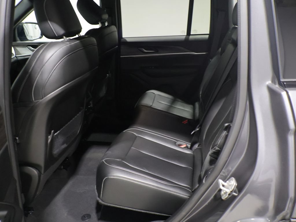 Certified 2024 Jeep Grand Cherokee Limited AWD/4WD image 18