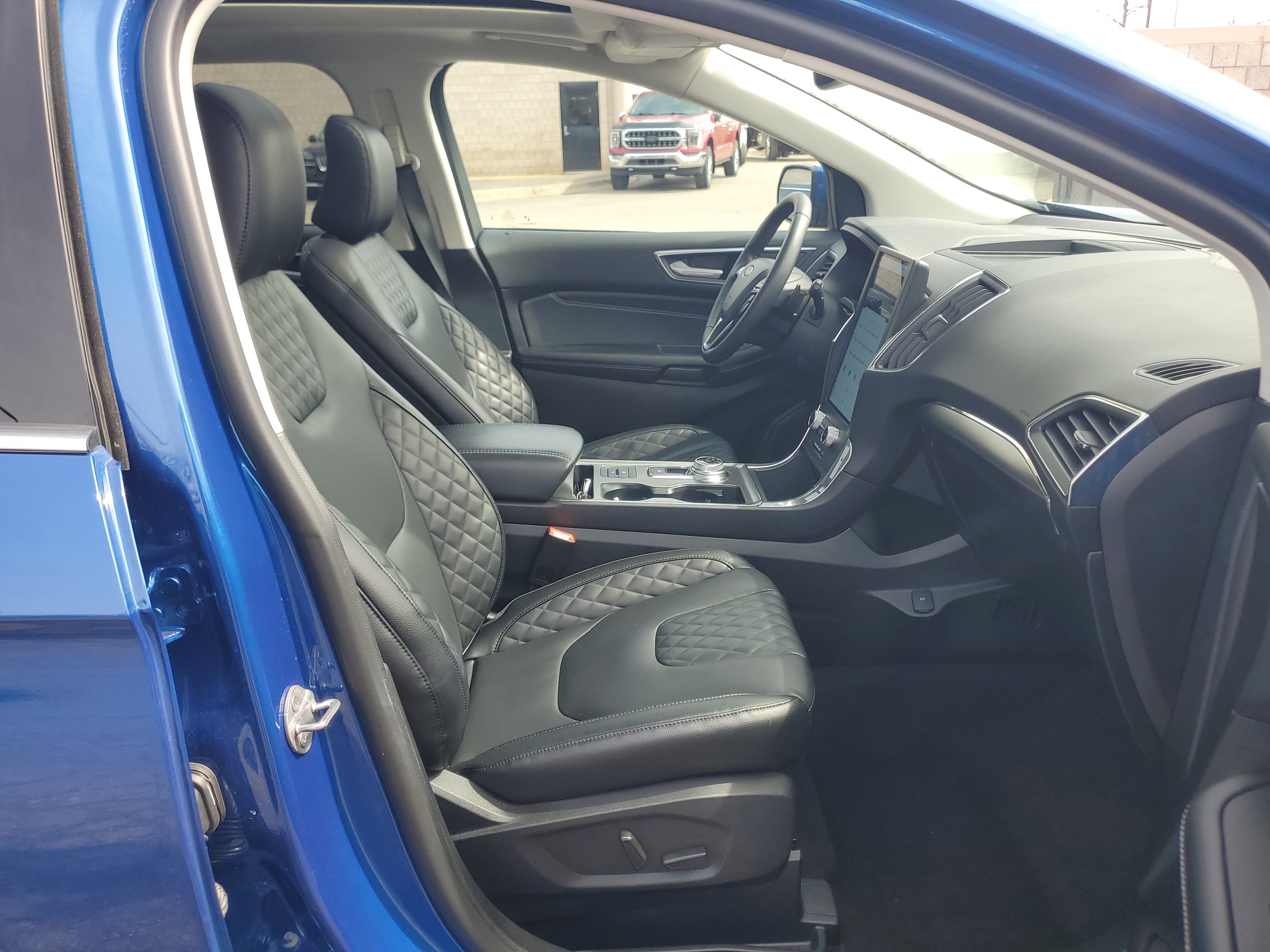 Used 2024 Ford Edge Titanium w/ Equipment Group 301A AWD/4WD image 9