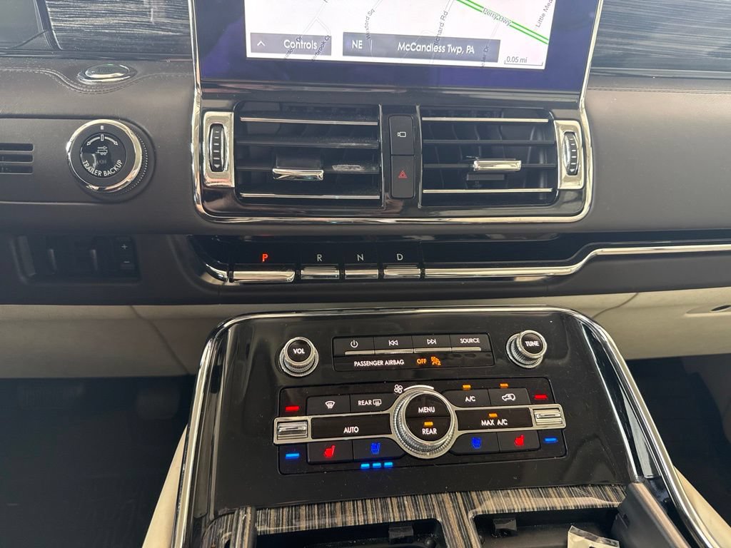 Used 2020 Lincoln Navigator Black Label w/ Cargo Convenience Package AWD/4WD image 20