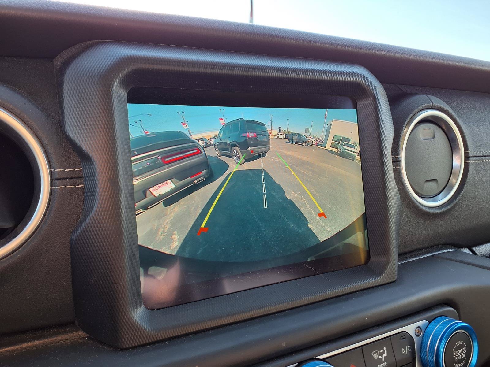 Used 2022 Jeep Wrangler Unlimited Sahara AWD/4WD image 24