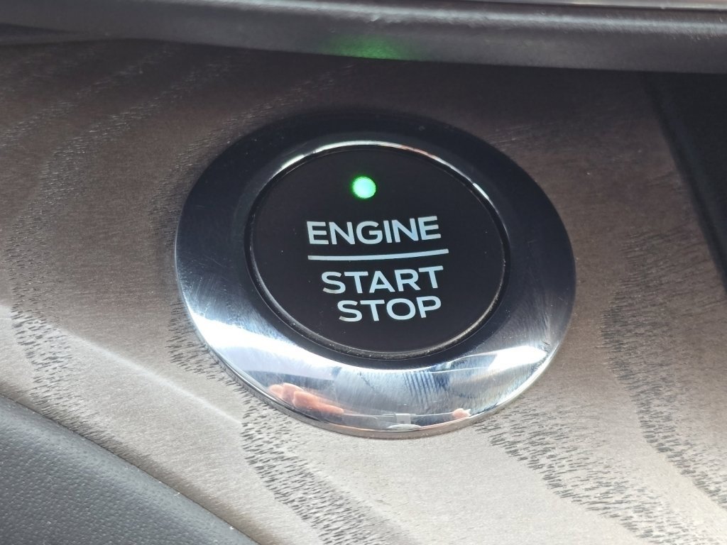 Used 2020 Ford Explorer Platinum w/ Premium Technology Package image 27