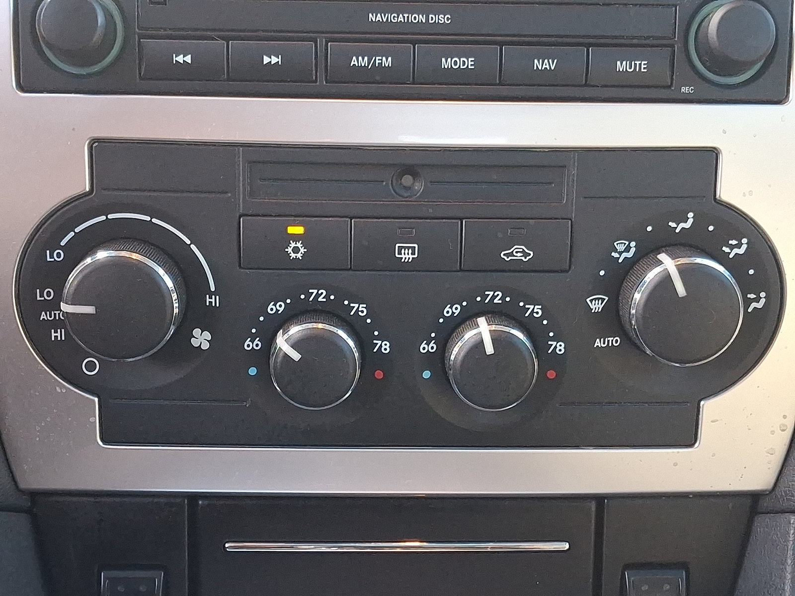 Used 2006 Chrysler 300 C w/ Protection Group II RWD image 17