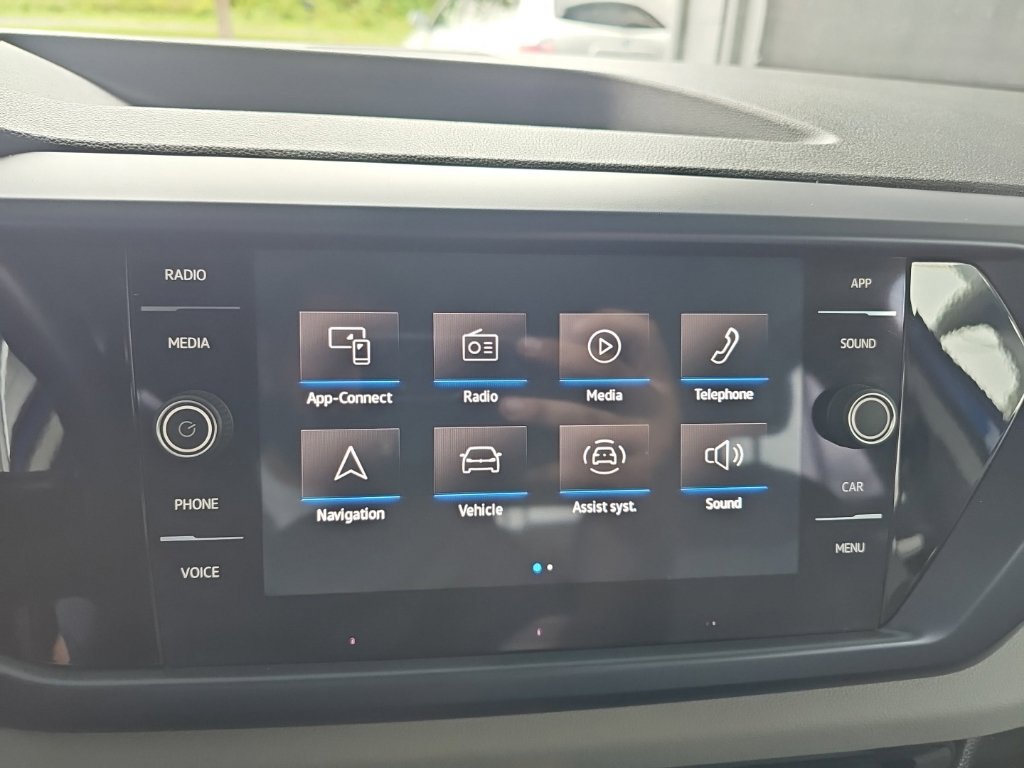 Used 2023 Volkswagen Taos SE w/ Panoramic Sunroof Package FWD image 21