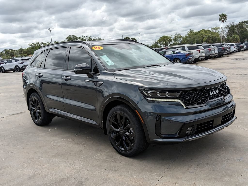 Certified 2023 Kia Sorento SX FWD image 2