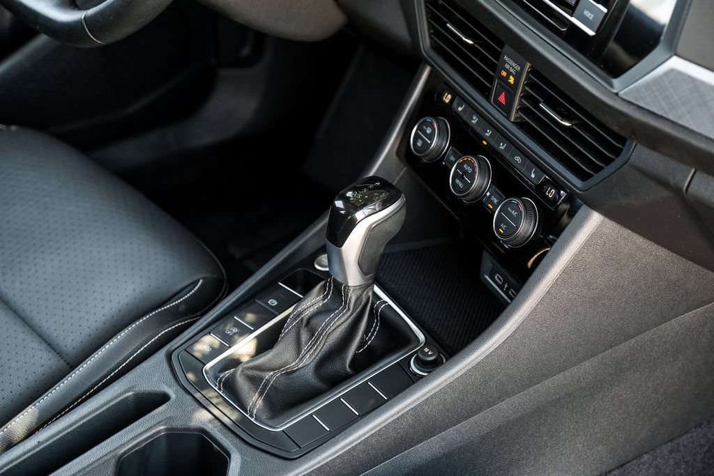 Used 2022 Volkswagen Jetta SE FWD image 33